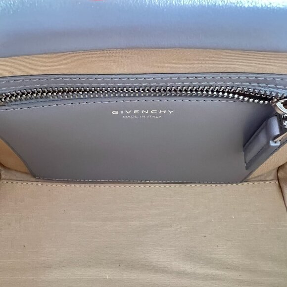 Givenchy Small Gray Antigona Lock Bag - Picture 6 of 10